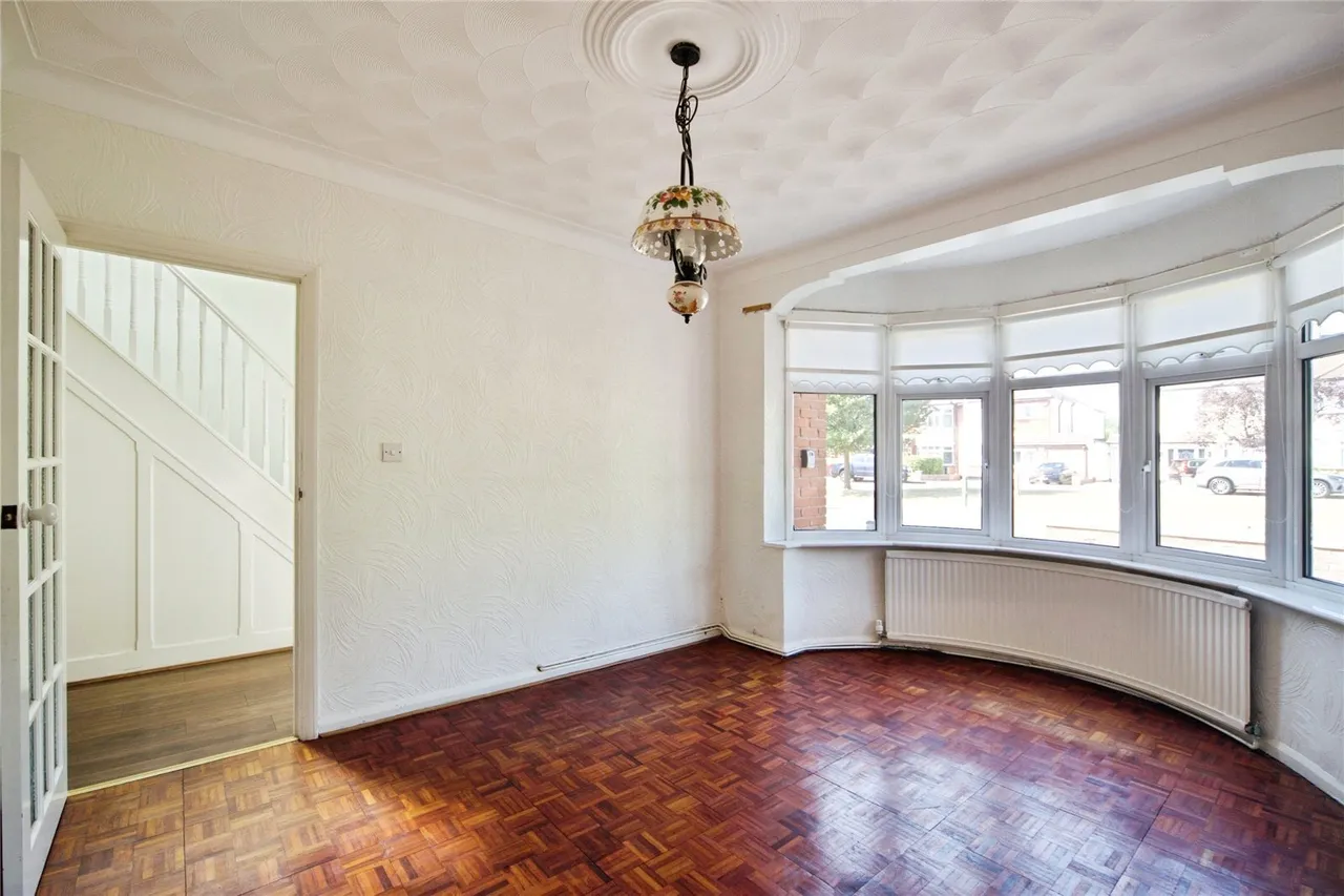 Rise Park Boulevard, Romford, RM1, photo 3