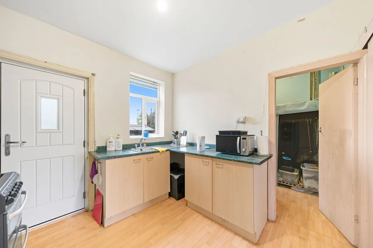 Atherton Road, Hindley Green, Wigan, Wigan, WN2 4TB, photo 3