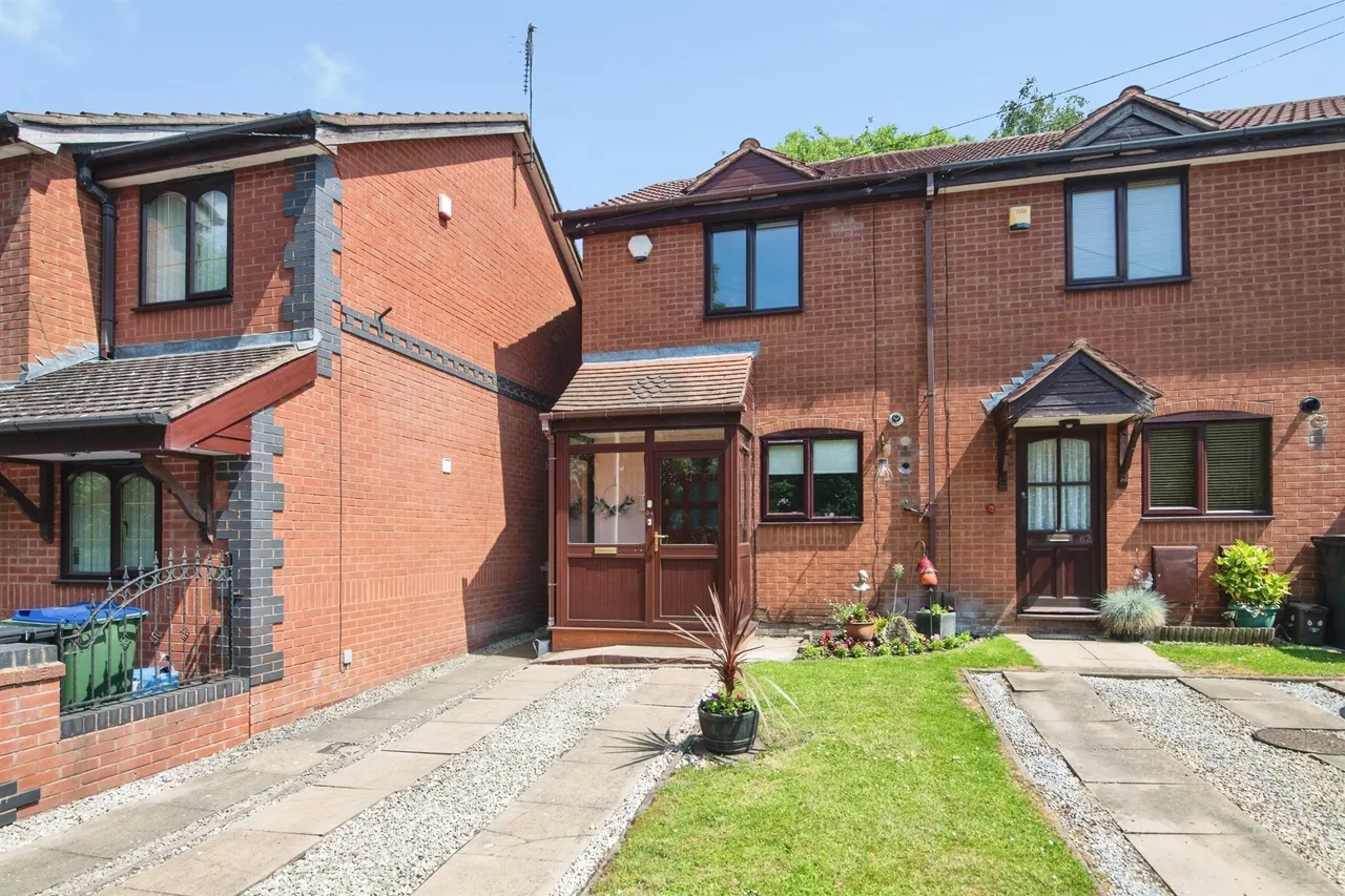 2 bed house for sale — Railway Street, West Bromwich