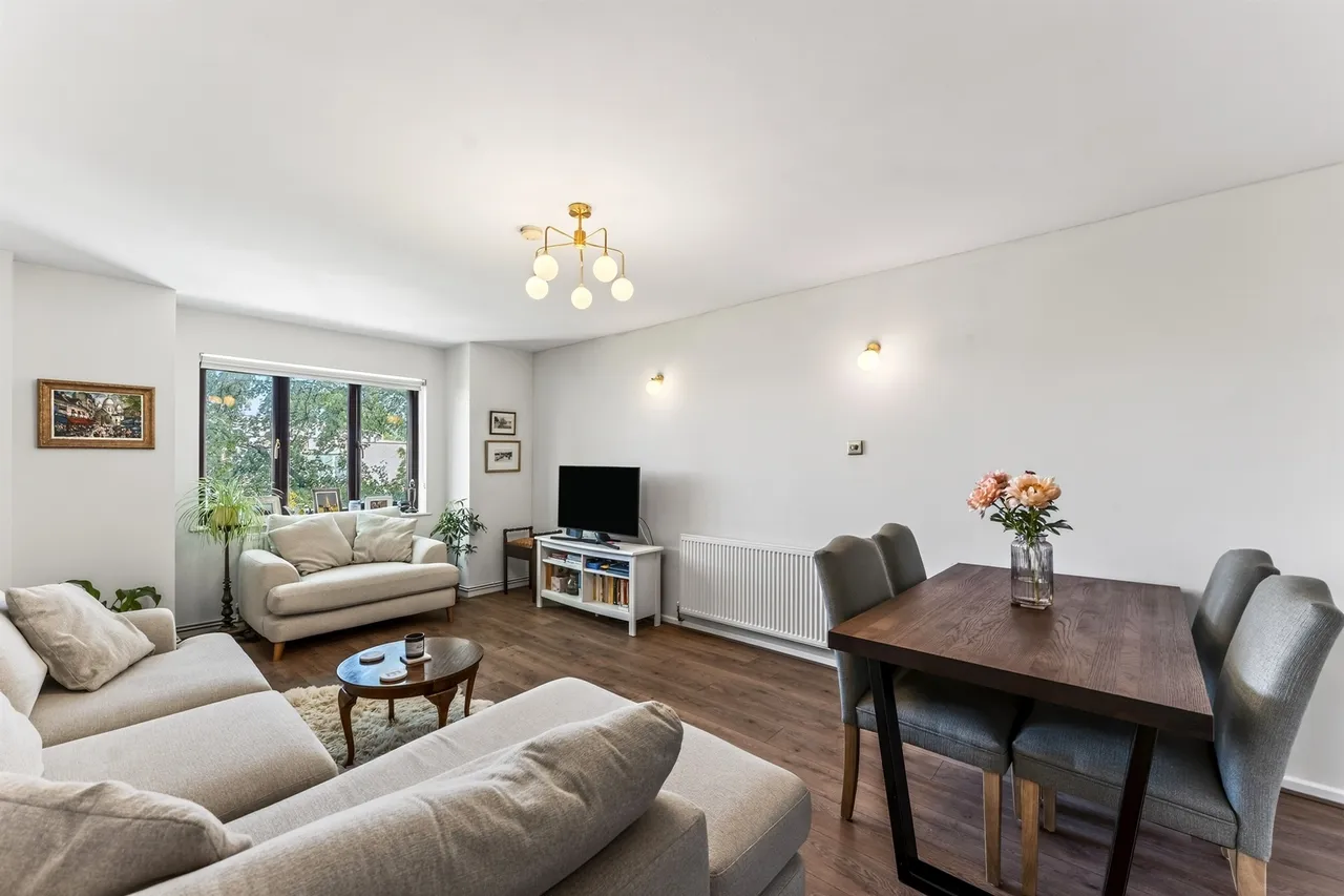 Gresham Way, London, SW19, photo 2