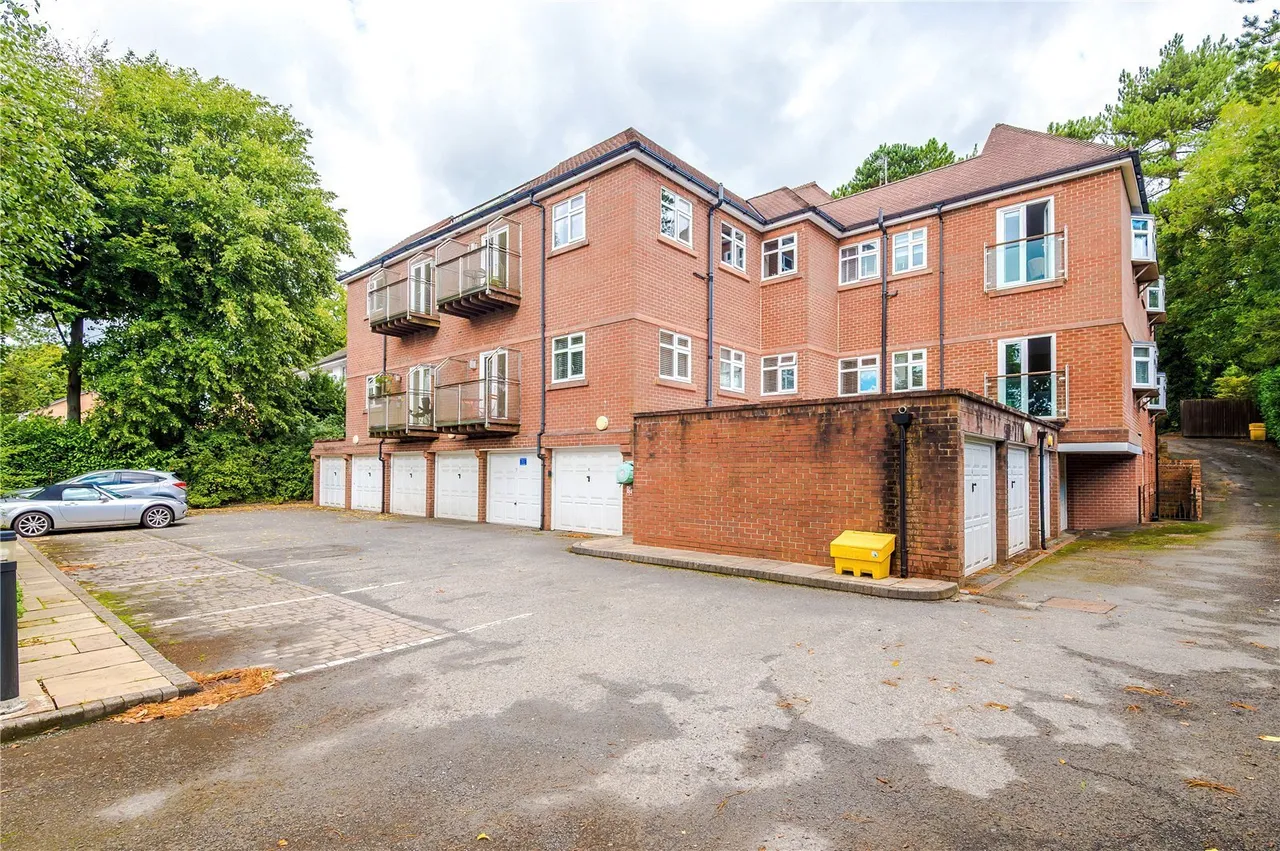 Buxton Road West, Disley, Stockport, Cheshire, SK12, photo 12