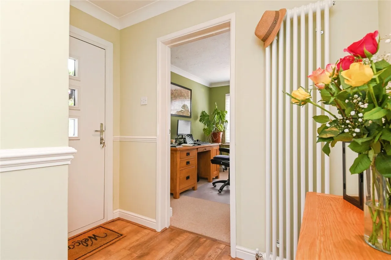 Craigfield Avenue, Clacton-on-Sea, Essex, CO15, photo 3