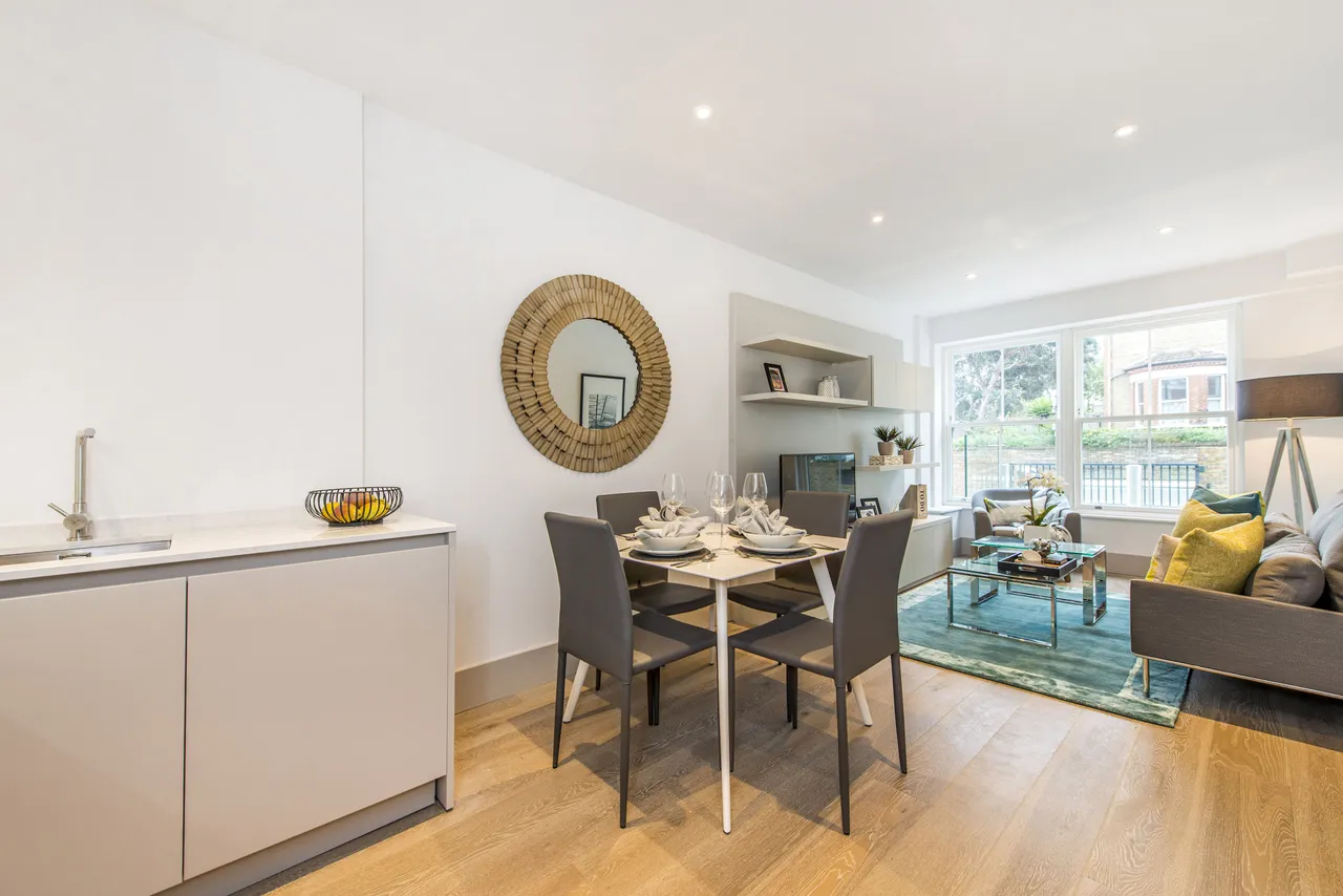 London, SW4, photo 6