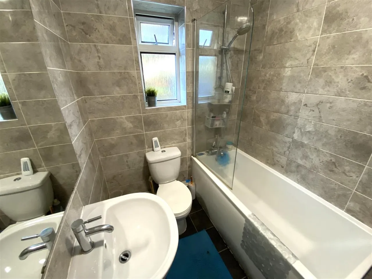 Rostrevor Gardens, Southall, photo 7