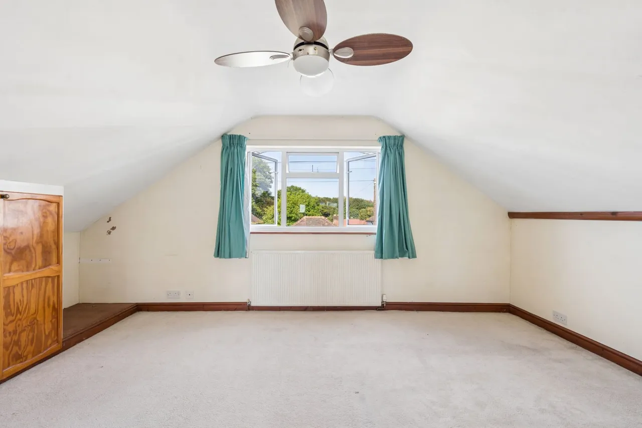 Highlands Road, Seer Green, HP9, photo 13