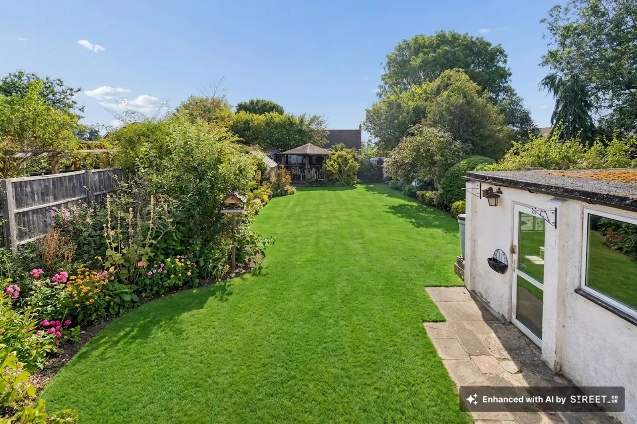 Highlands Road, Seer Green, HP9, photo 4