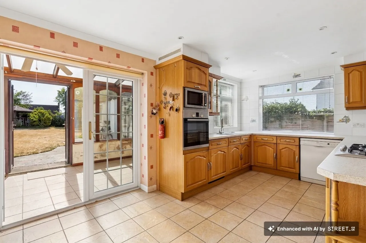 Highlands Road, Seer Green, HP9, photo 2