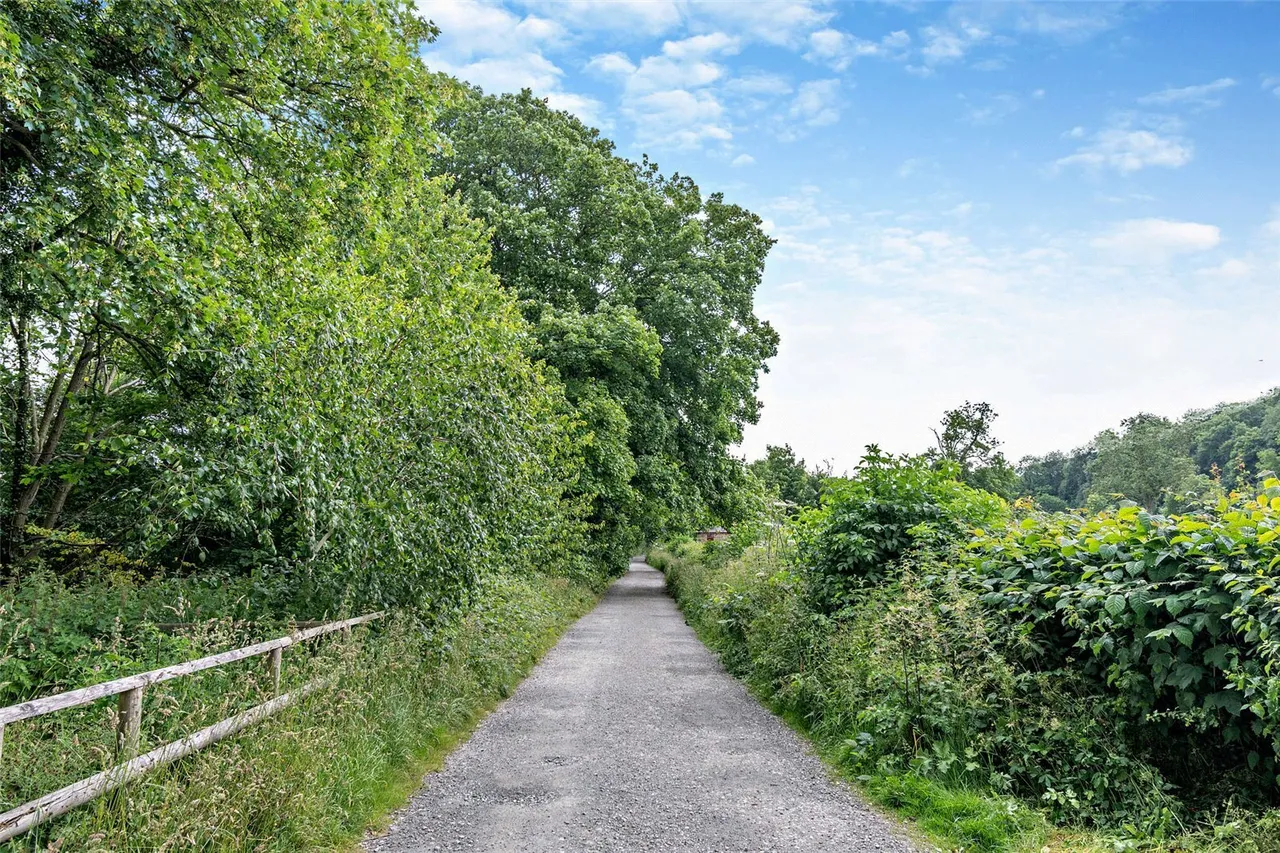 Cwrt Arthur, Rhewl, LL15, photo 57