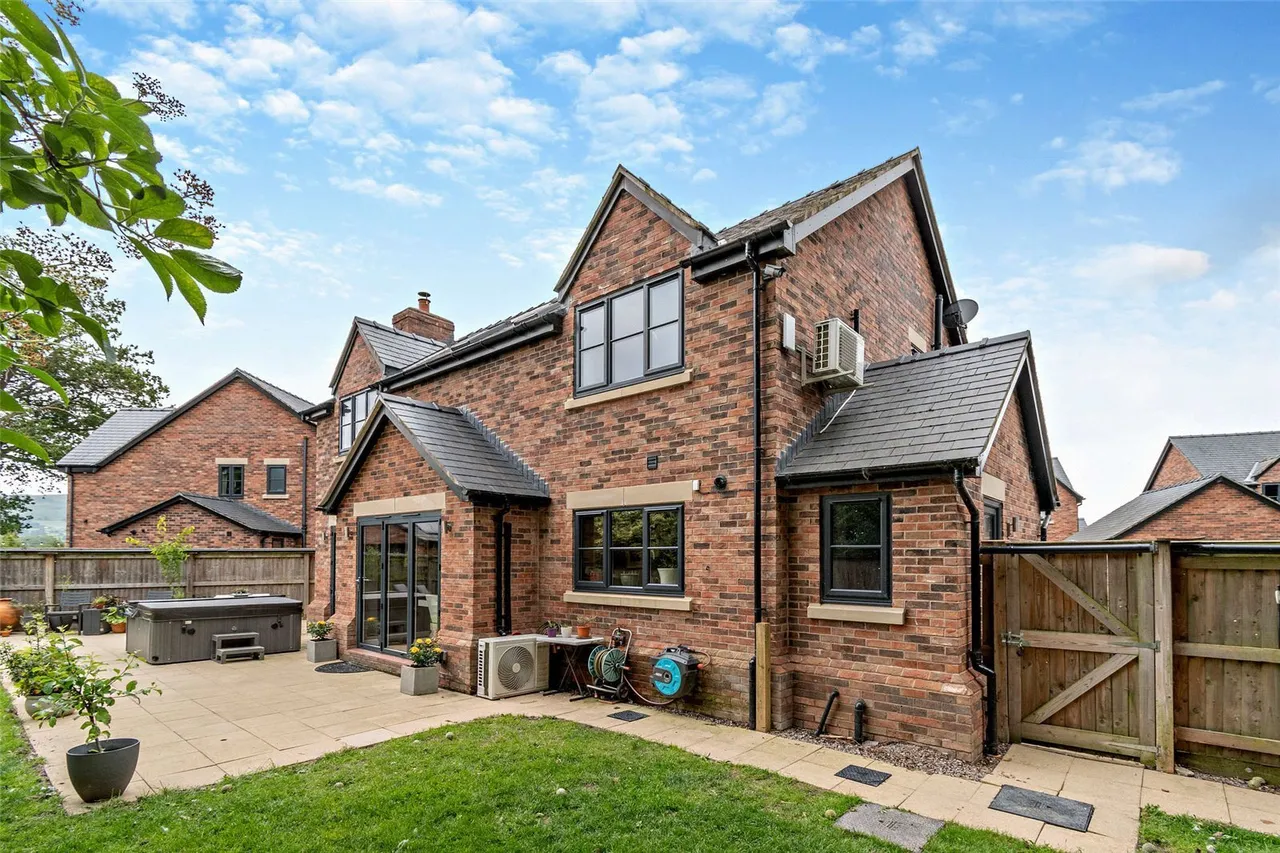 Cwrt Arthur, Rhewl, LL15, photo 44