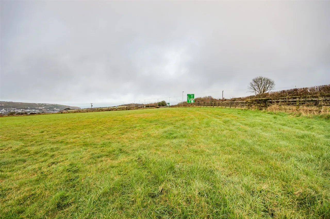 Maesgwynne Road, Fishguard, SA65, photo 27
