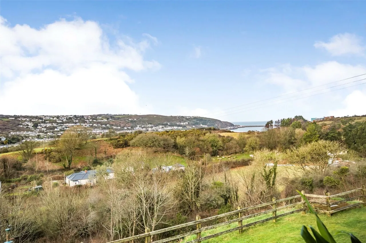 Maesgwynne Road, Fishguard, SA65, photo 26