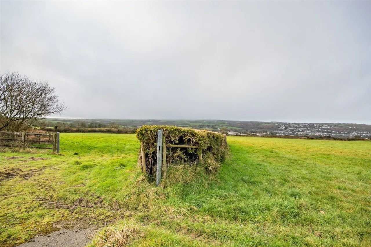 Maesgwynne Road, Fishguard, SA65, photo 29