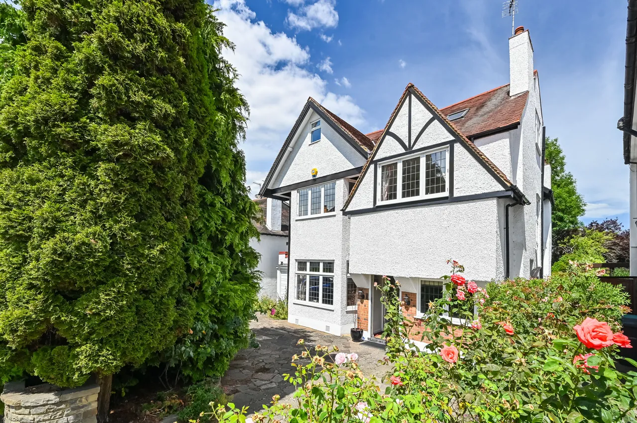 7 bed house for sale — 78 Vallance Road, London