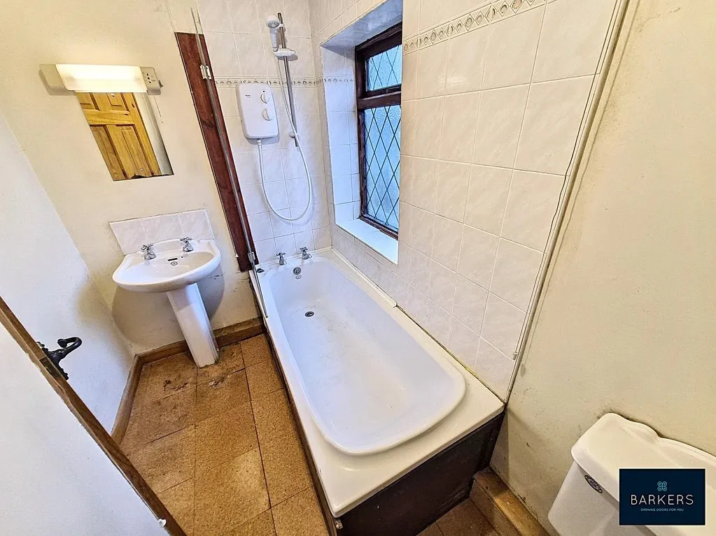 Moor Lane, Birkenshaw BD11 2HJ, photo 12