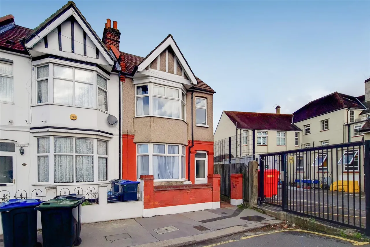 Constance Road, Croydon, photo 15