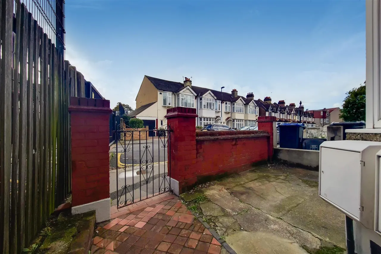Constance Road, Croydon, photo 17