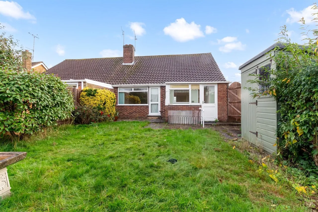 Cuckfield Crescent, Worthing, photo 14