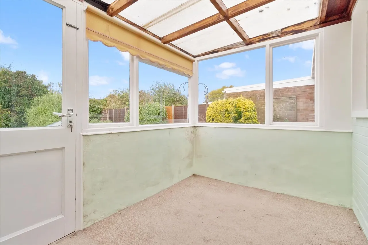 Cuckfield Crescent, Worthing, photo 11
