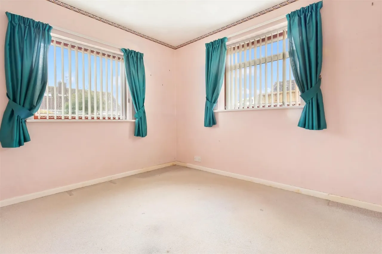 Cuckfield Crescent, Worthing, photo 6