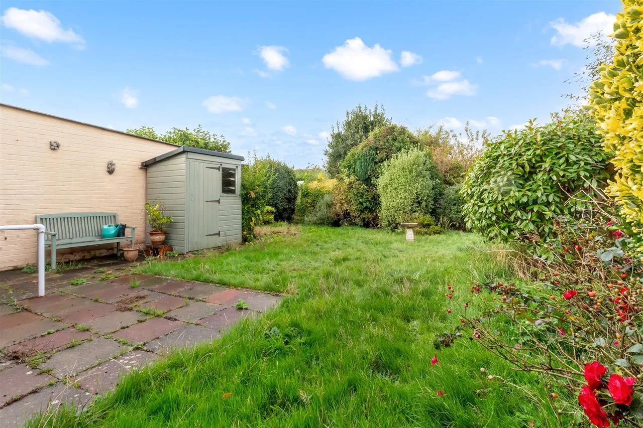 Cuckfield Crescent, Worthing, photo 13