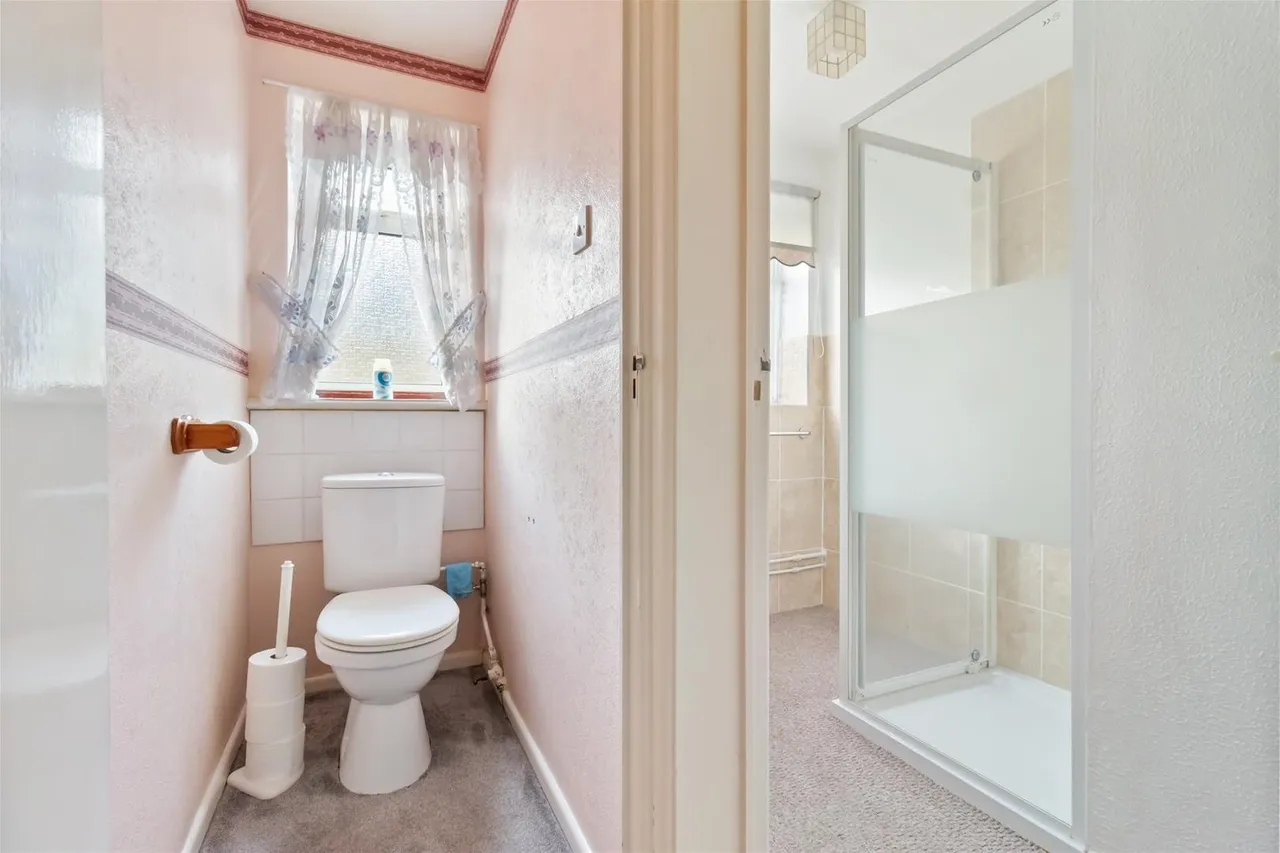 Cuckfield Crescent, Worthing, photo 10