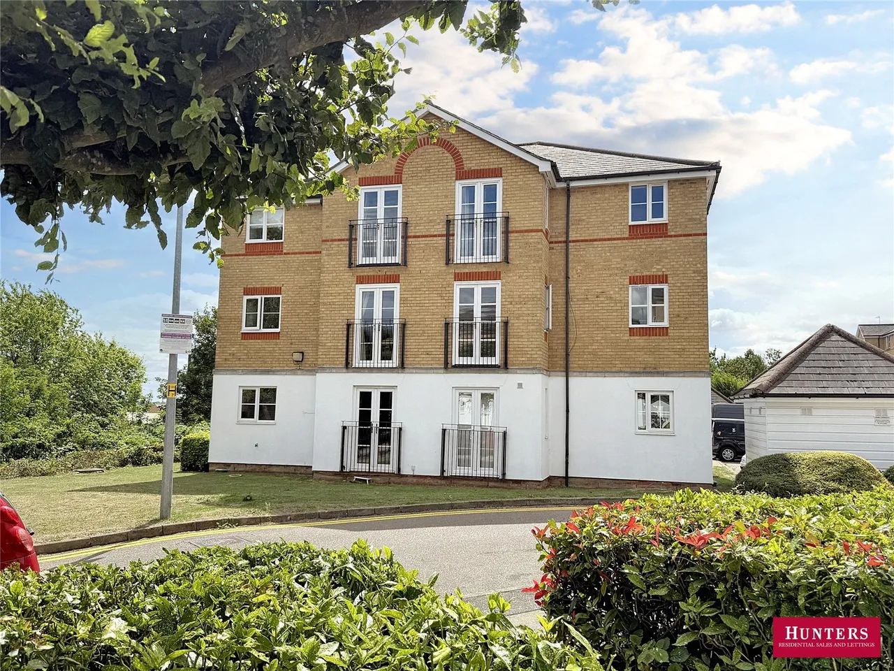 2 bed flat for sale — Clarence Close, New Barnet, EN4 8AD