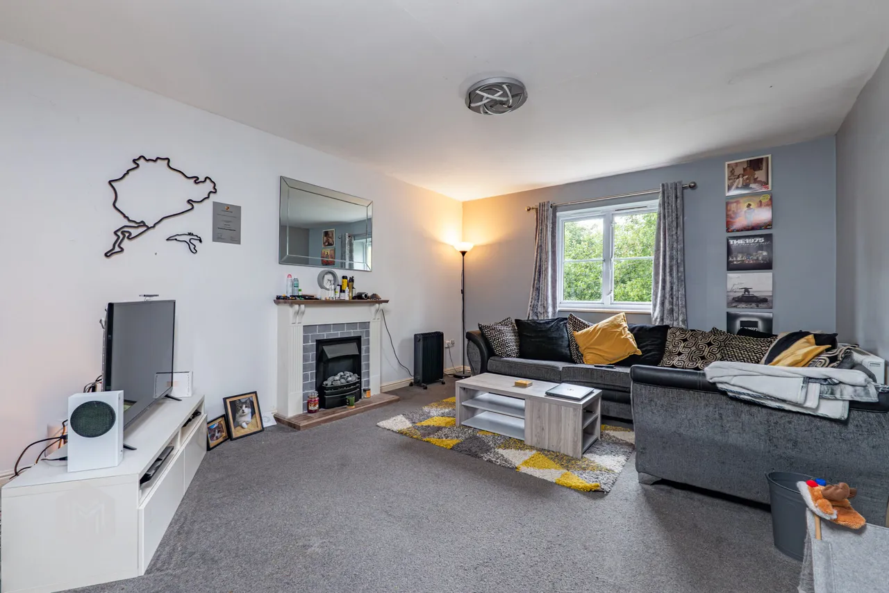 Greendale Drive, Radcliffe, Manchester, M26 1UE, photo 2