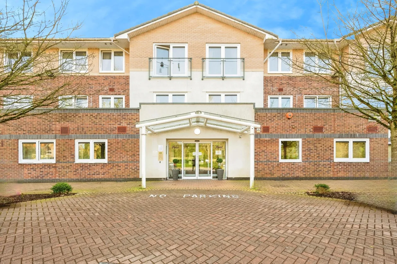 2 bed flat for sale, Heyeswood, Haydock, WA11