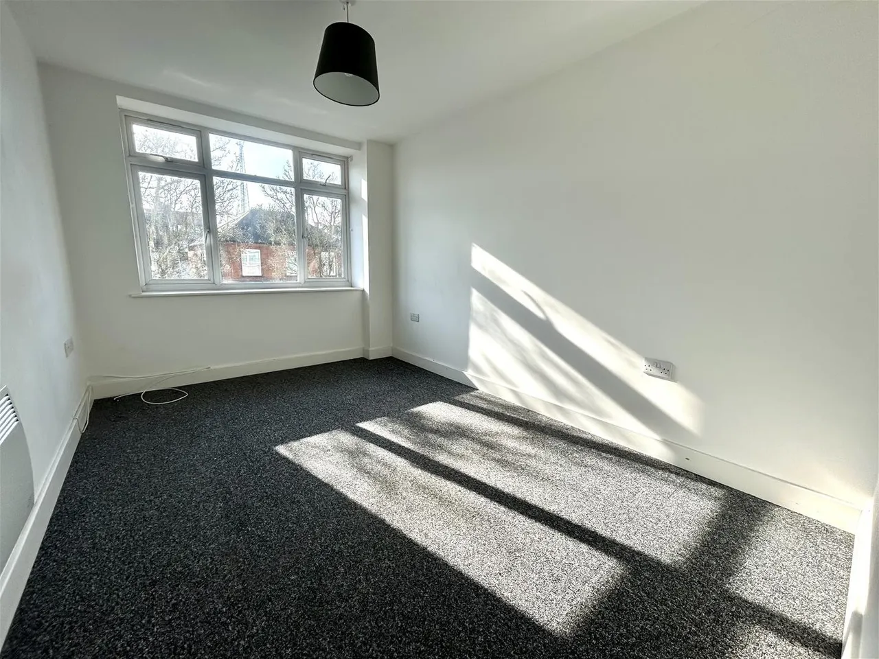 Eastwood Road, Rayleigh, photo 4