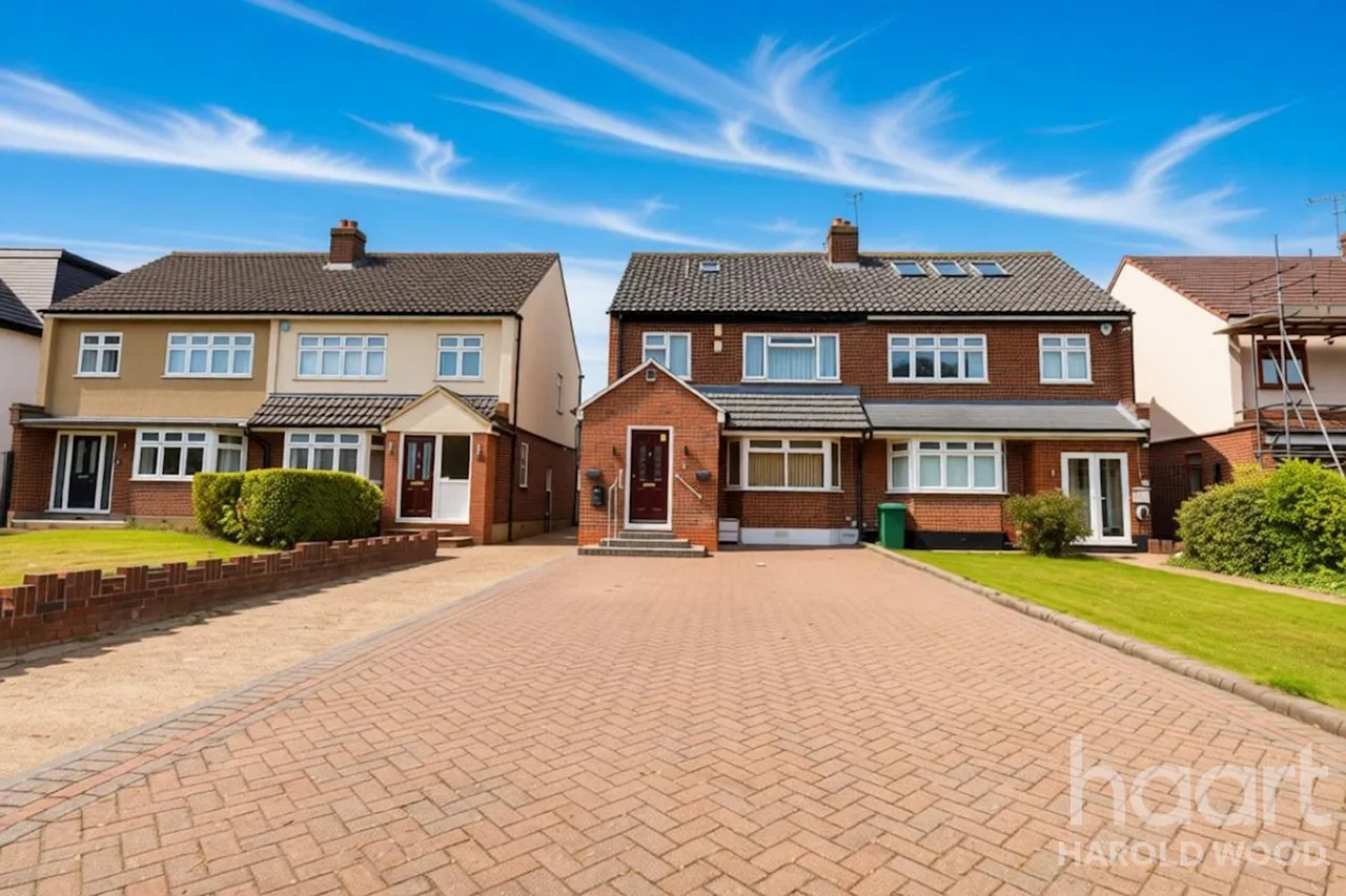 Sackville Crescent, Harold Wood, RM3, photo 21