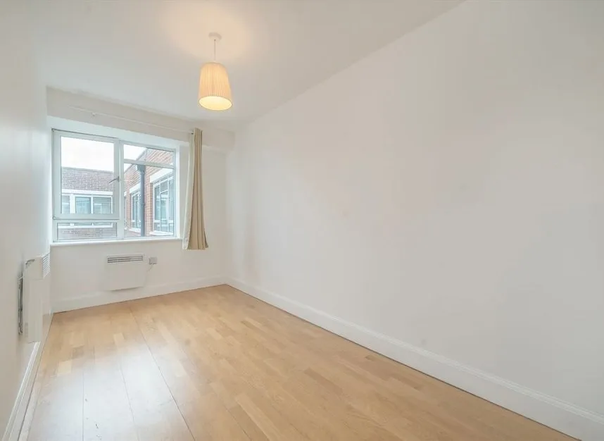 Heathcroft, Ealing, W5, photo 5