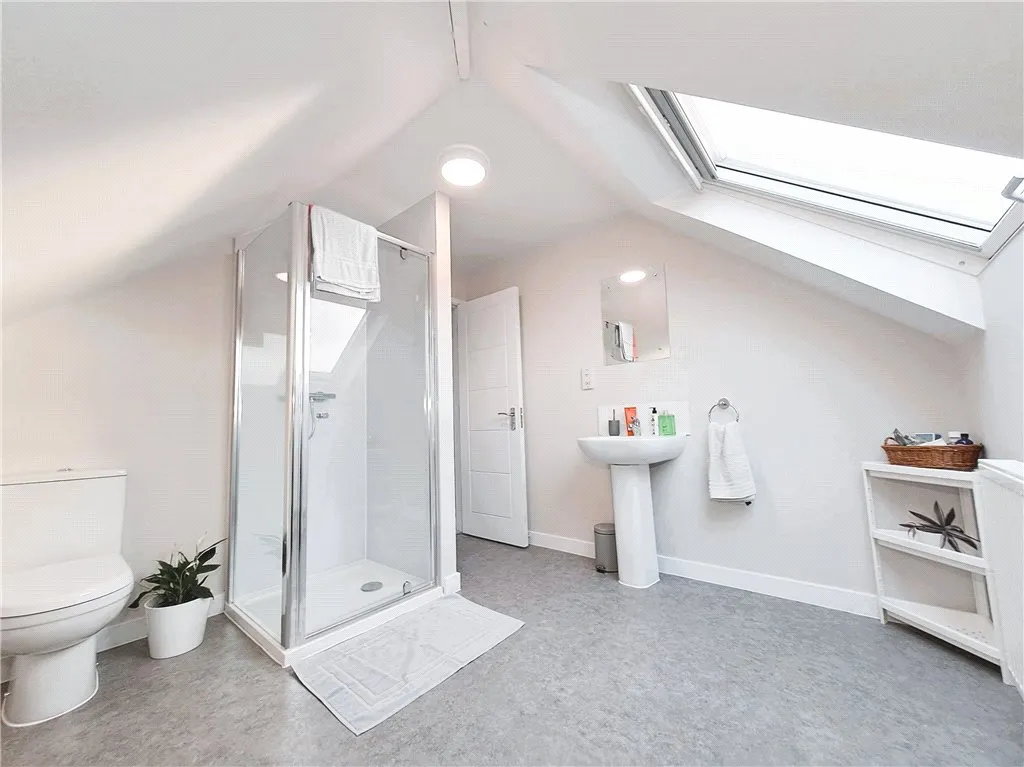 Queen Eleanors Road, Guildford, GU2, photo 8