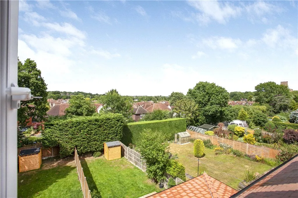Queen Eleanors Road, Guildford, GU2, photo 11