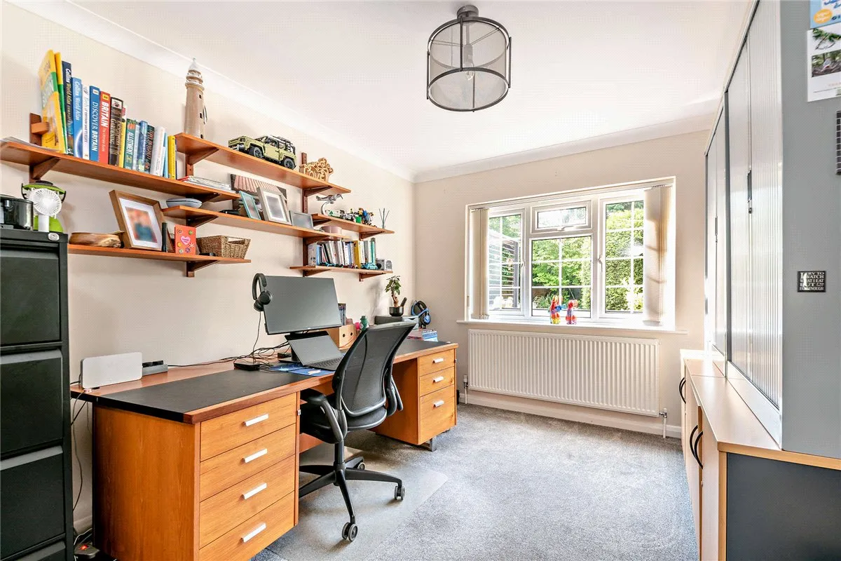Ashford Hill Road, Headley, RG19, photo 11