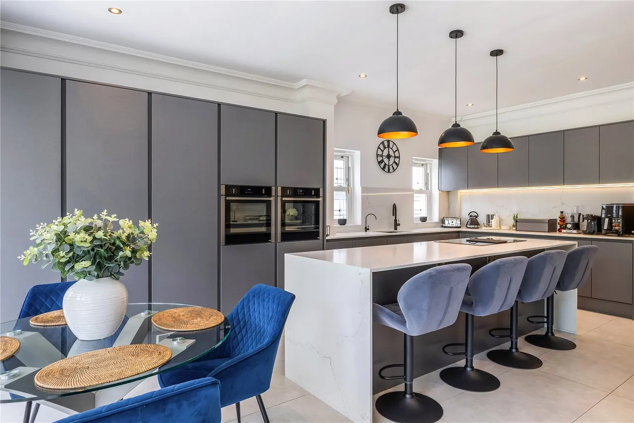 Barnet Road, Arkley, Hertfordshire, EN5 3EP, photo 2