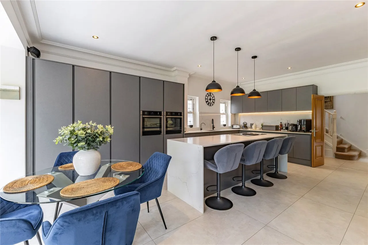 Barnet Road, Arkley, Hertfordshire, EN5 3EP, photo 4
