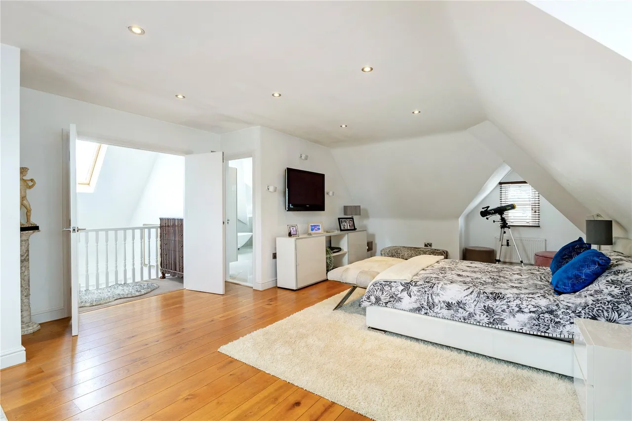 Barnet Road, Arkley, Hertfordshire, EN5 3EP, photo 17
