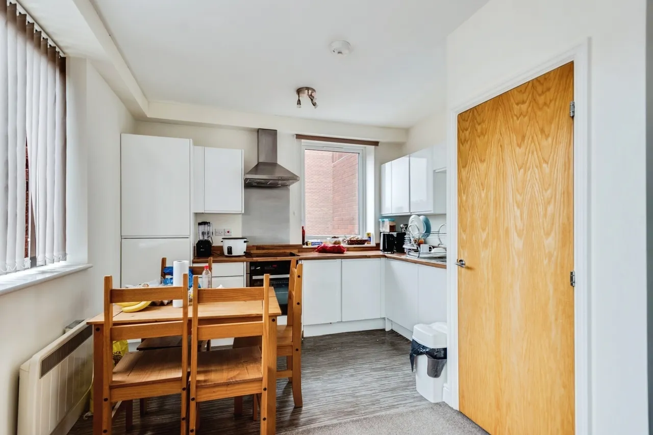 Farnsby Street, Swindon, Wiltshire, SN1, photo 4