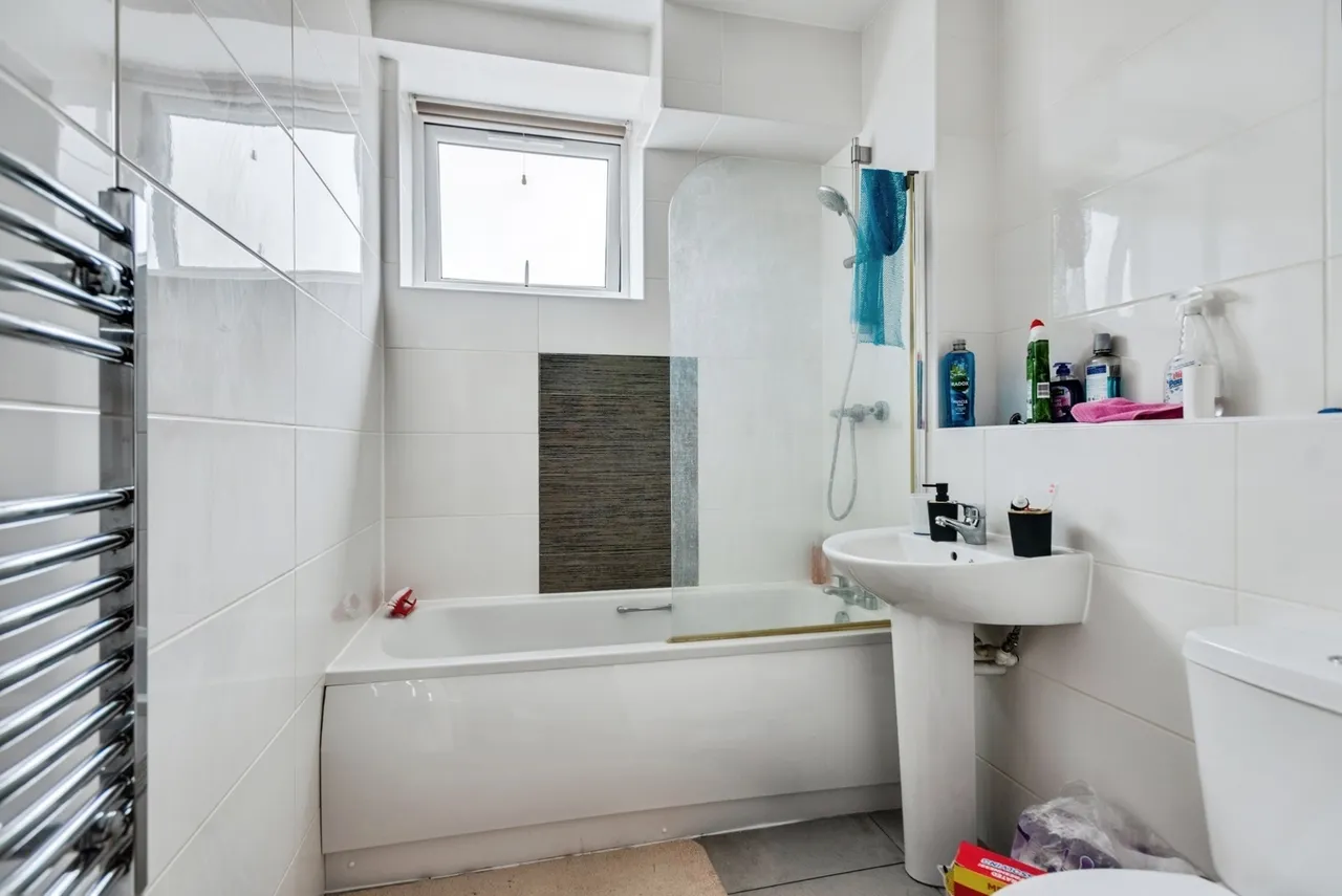 Farnsby Street, Swindon, Wiltshire, SN1, photo 8