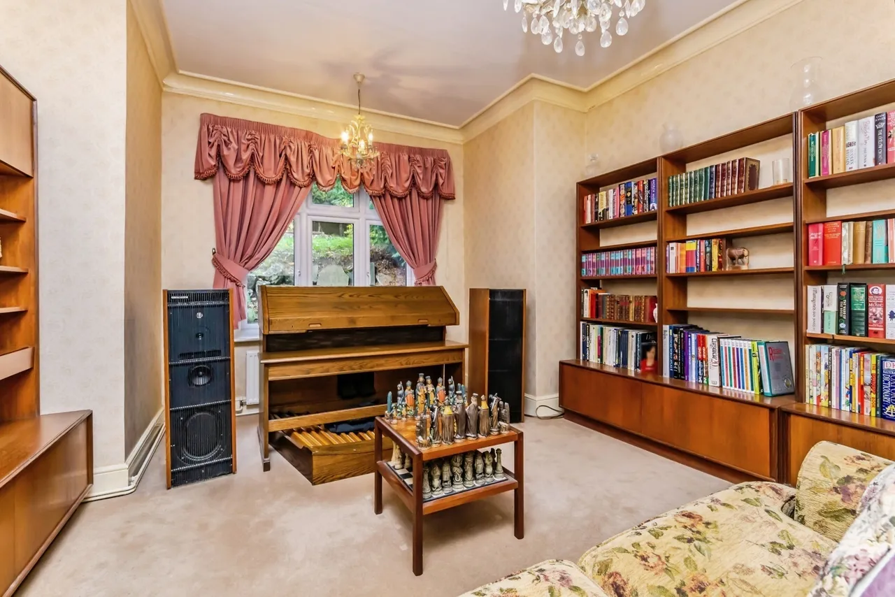 Croydon Road, Caterham, Surrey, CR3, photo 2