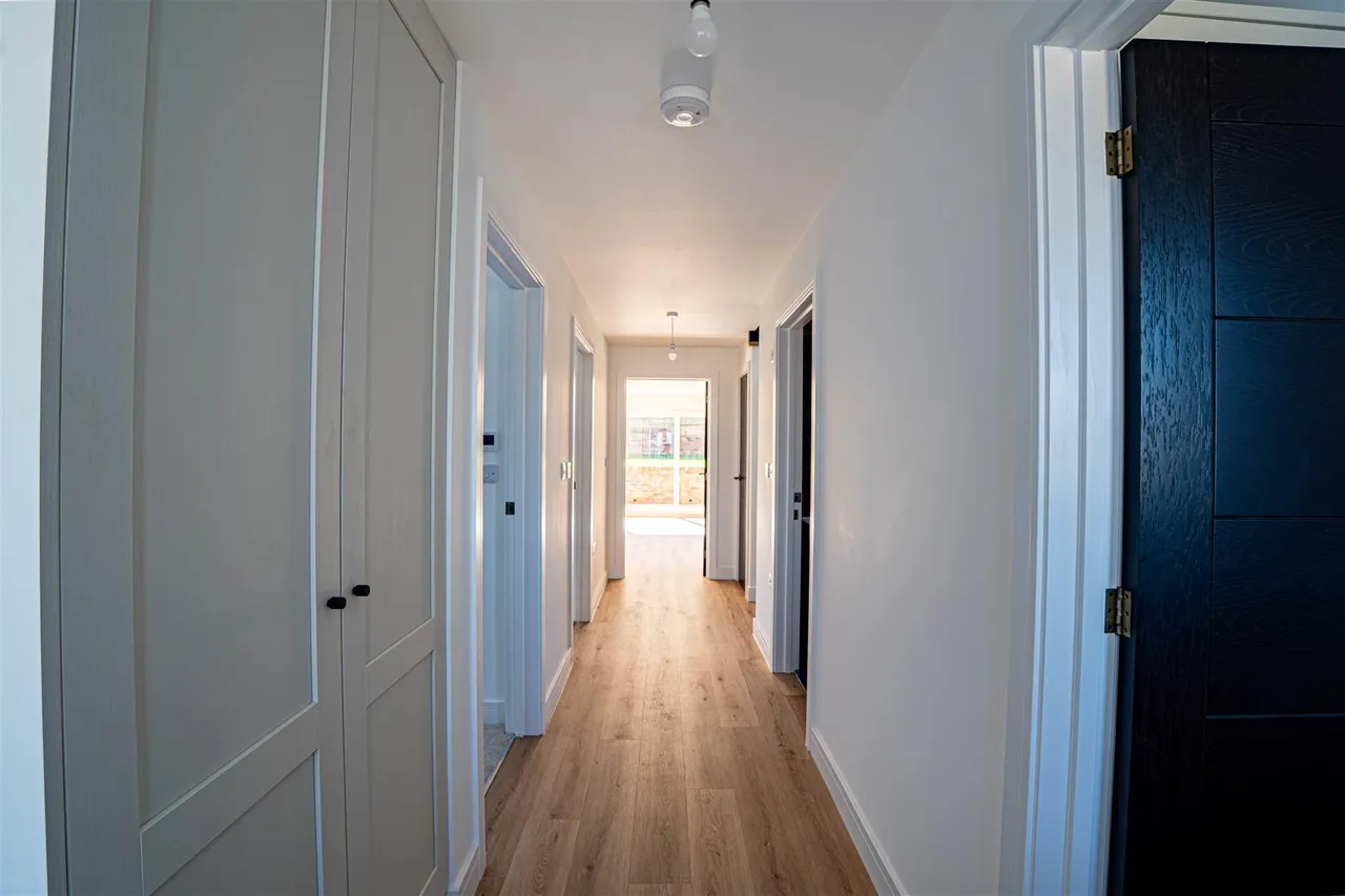 Maplehurst Close, St. Leonards-On-Sea, photo 31