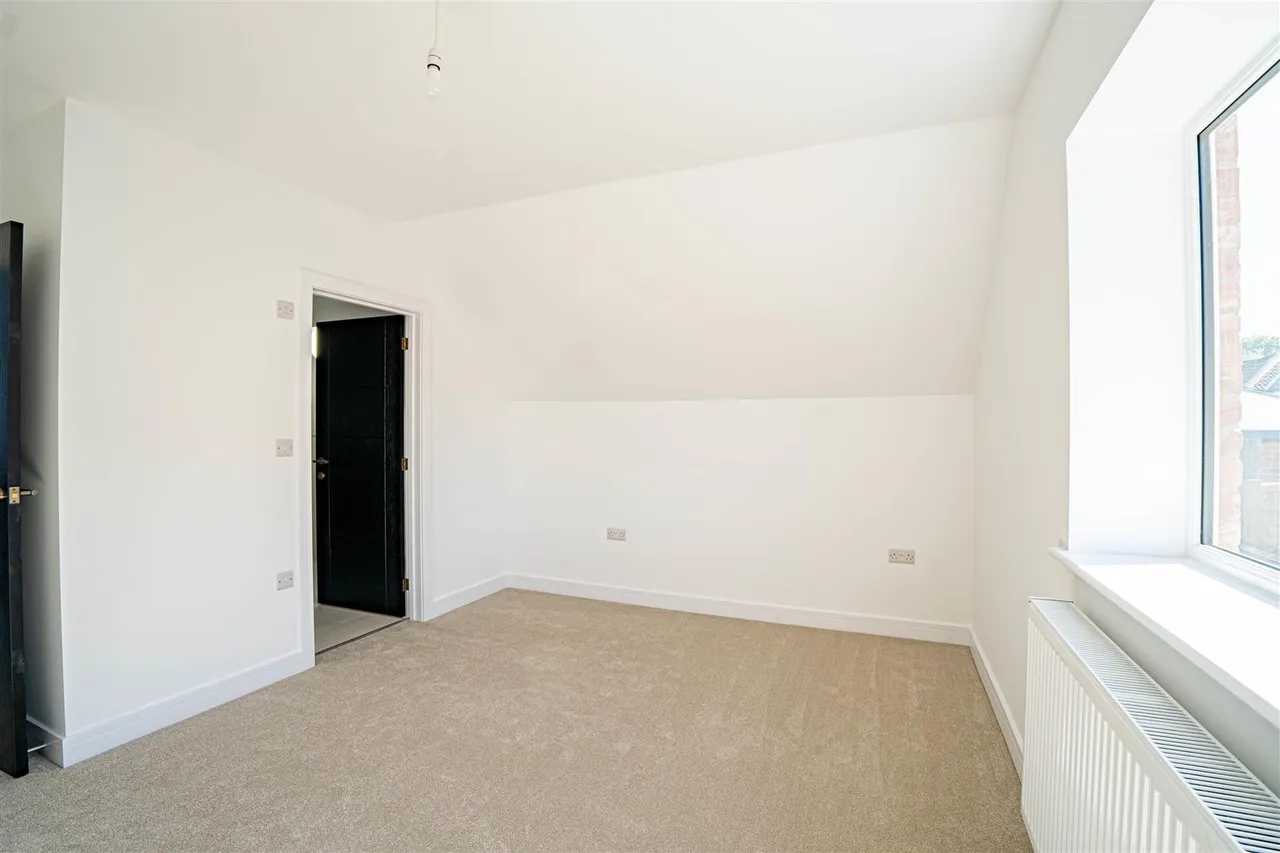 Maplehurst Close, St. Leonards-On-Sea, photo 17