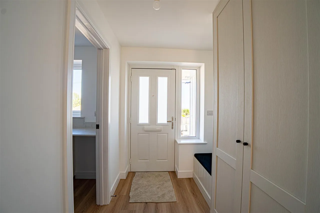 Maplehurst Close, St. Leonards-On-Sea, photo 35