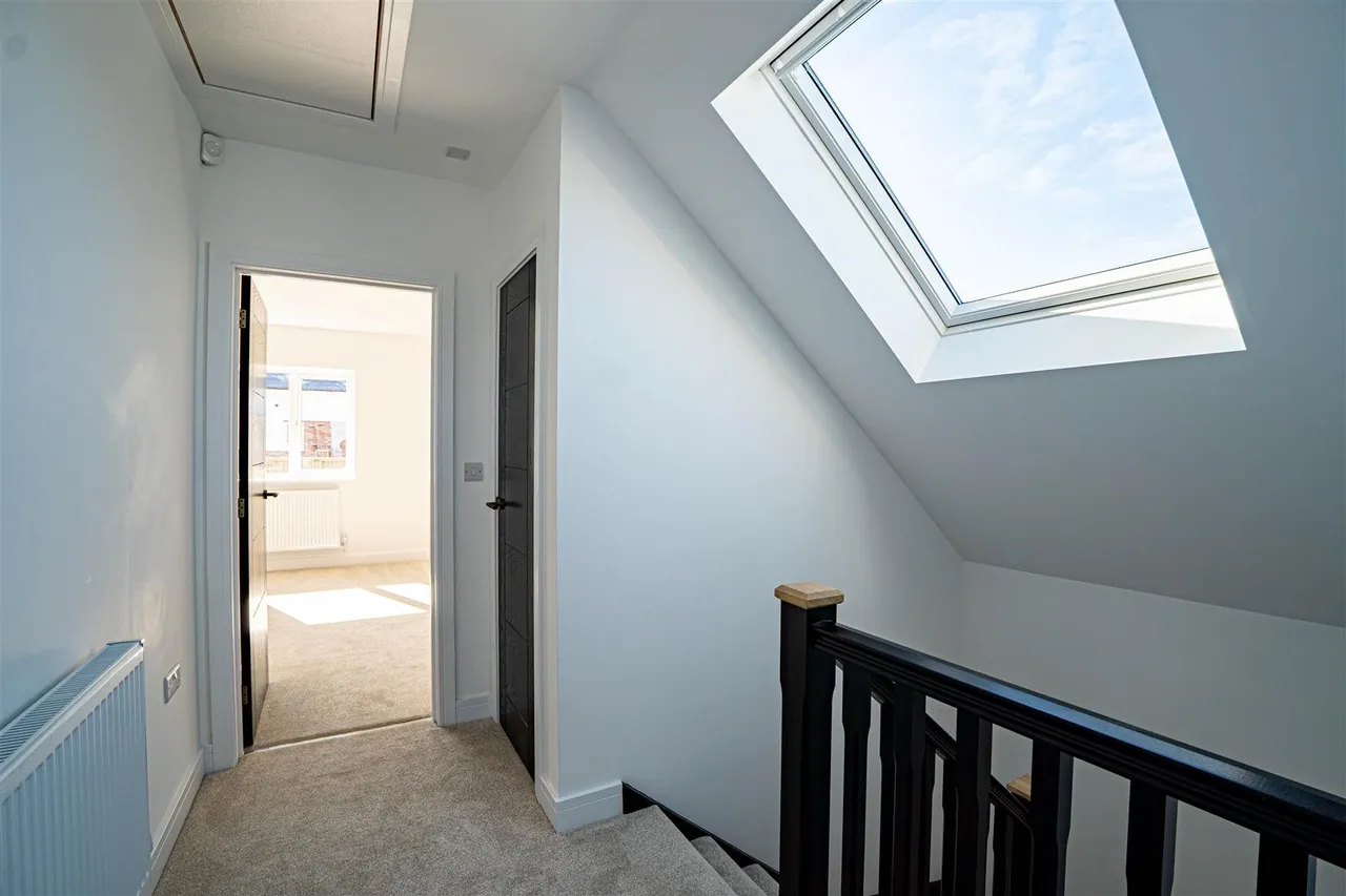 Maplehurst Close, St. Leonards-On-Sea, photo 19