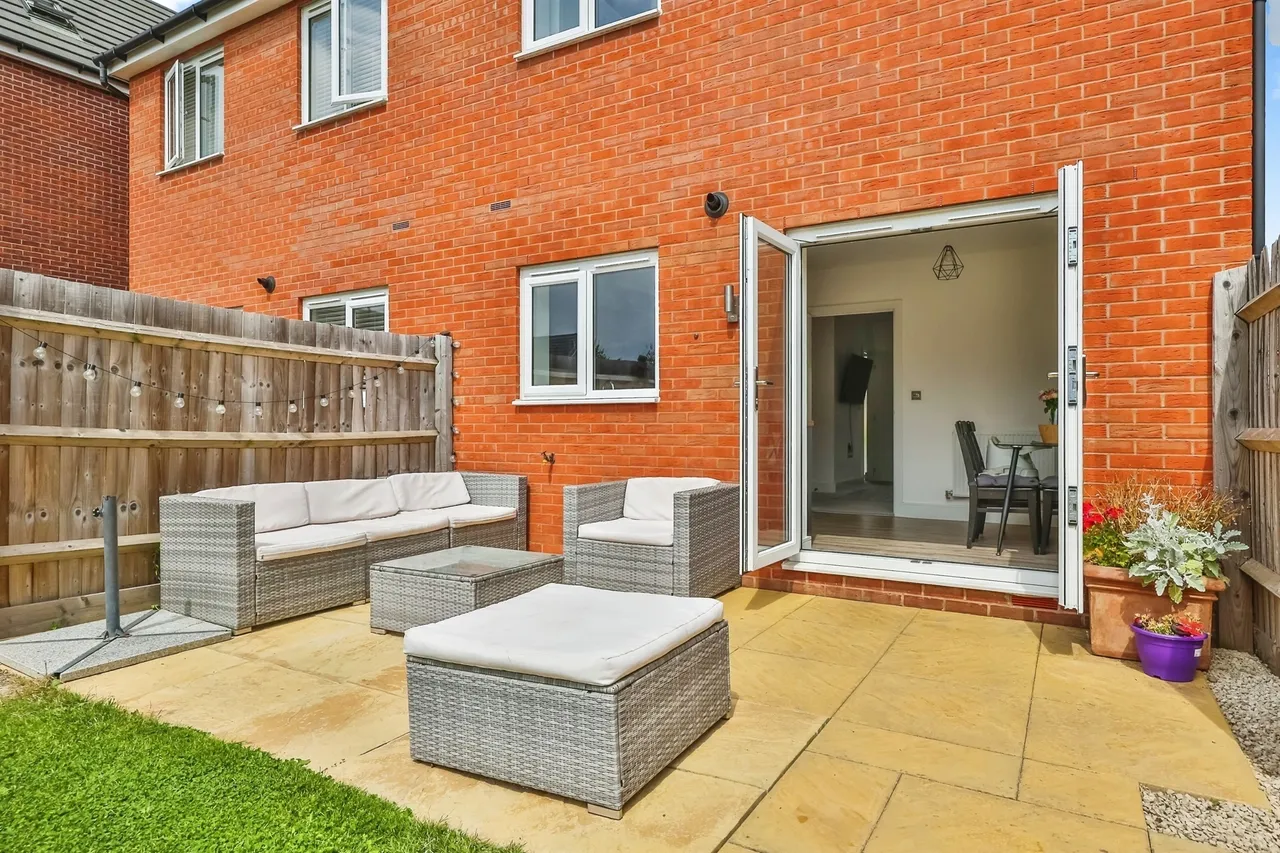 Stephenson Road, Eastwood, NG16, photo 18