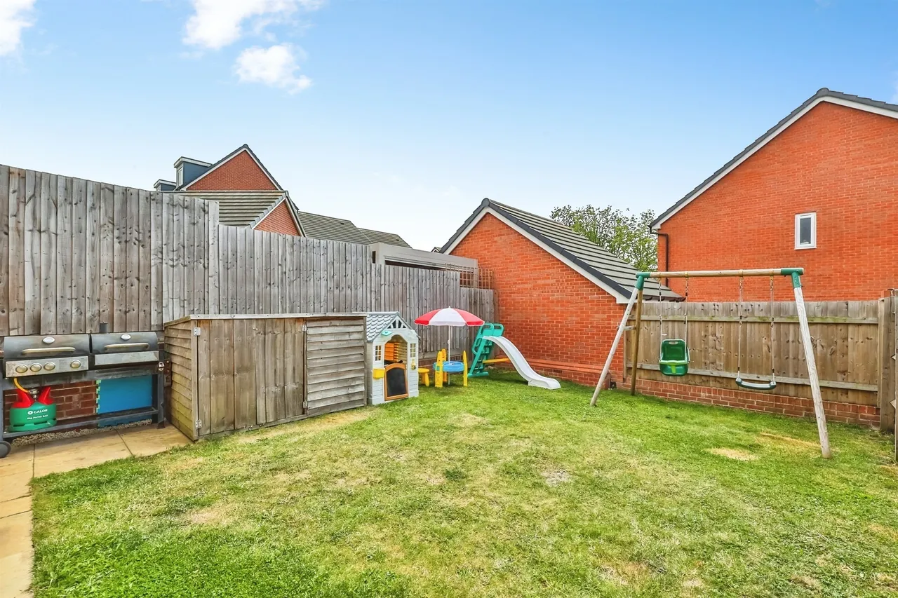 Stephenson Road, Eastwood, NG16, photo 17