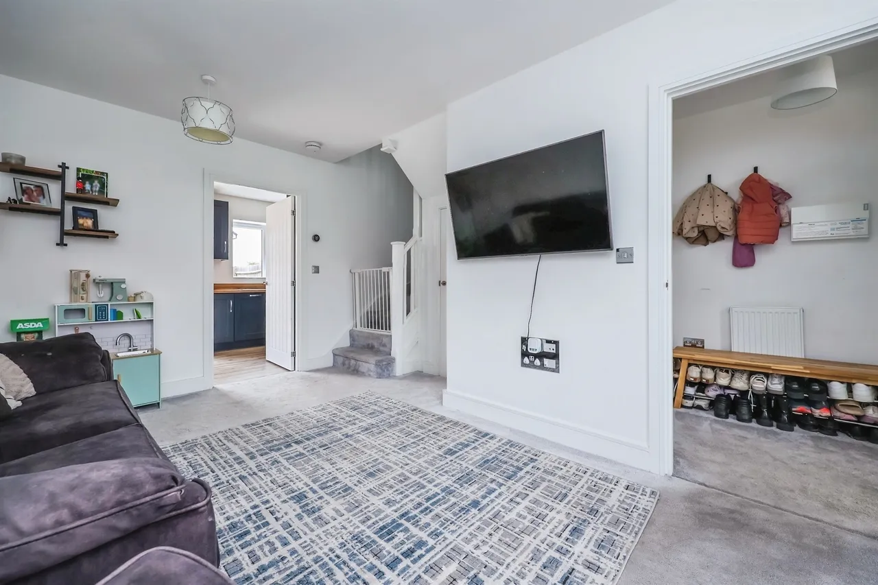 Stephenson Road, Eastwood, NG16, photo 3