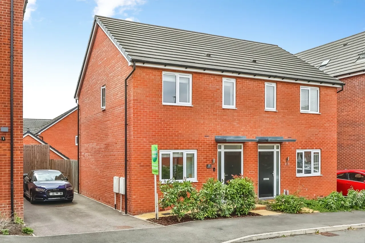 2 bed house for sale, Stephenson Road, Eastwood, NG16