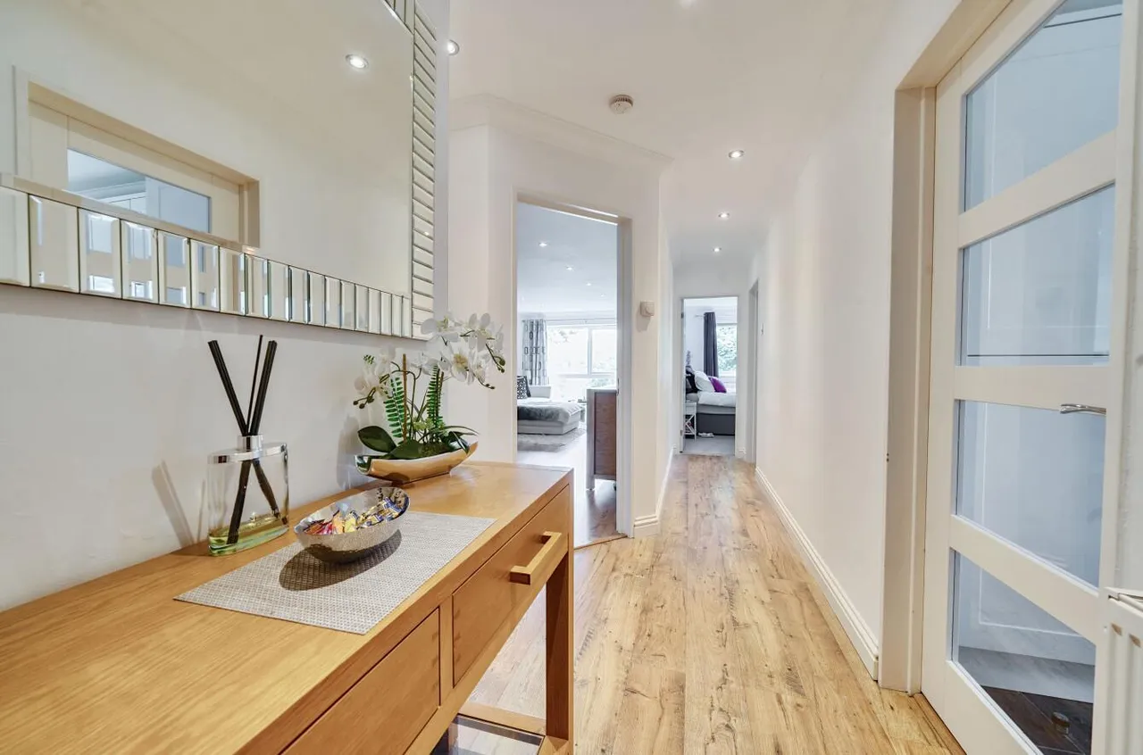 Court Gardens, Camberley, photo 11