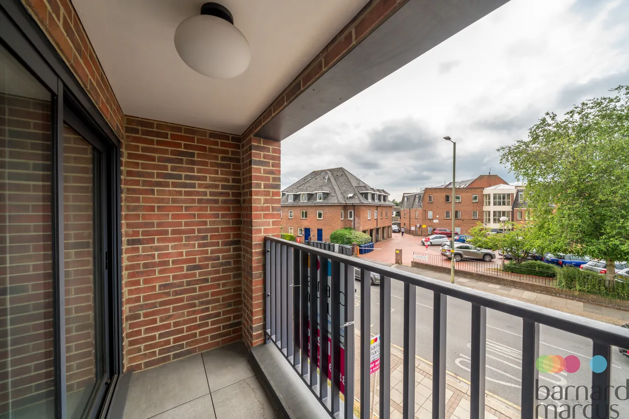 Friern Barnet Lane, London, photo 4